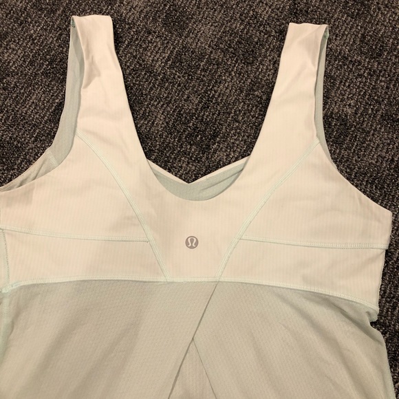 Lululemon workout top - Picture 3 of 6